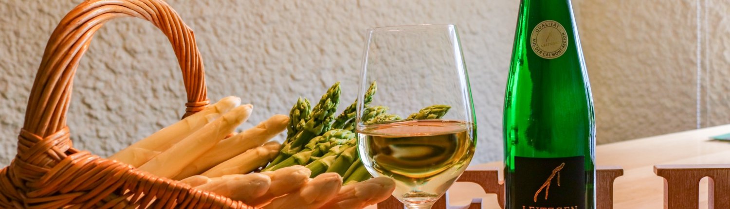 Wein und Spargel
